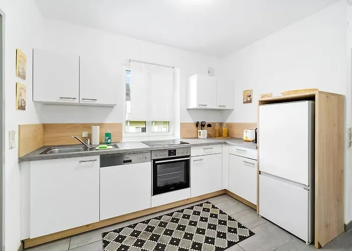 Ruhiges In Der Naehe Von Park Und Krankenhaus Mit Gratis Parkplatz * Graz