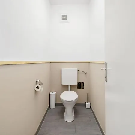 Ruhiges In Der Nähe Von Park Und Krankenhaus Mit Gratis Parkplatz *