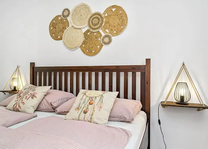 Ruhiges In Der Naehe Von Park Und Krankenhaus Mit Gratis Parkplatz Graz