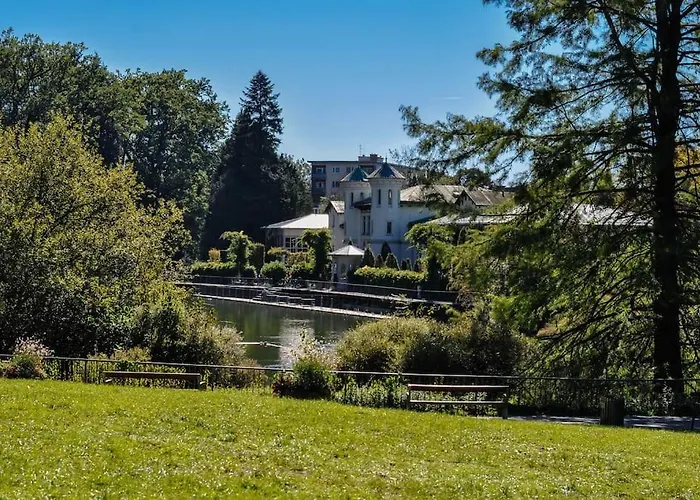 Ruhiges In Der Nähe Von Park Und Krankenhaus Mit Gratis Parkplatz *