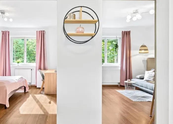 Ruhiges In Der Naehe Von Park Und Krankenhaus Mit Gratis Parkplatz