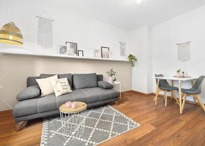 Ruhiges In Der Nähe Von Park Und Krankenhaus Mit Gratis Parkplatz *