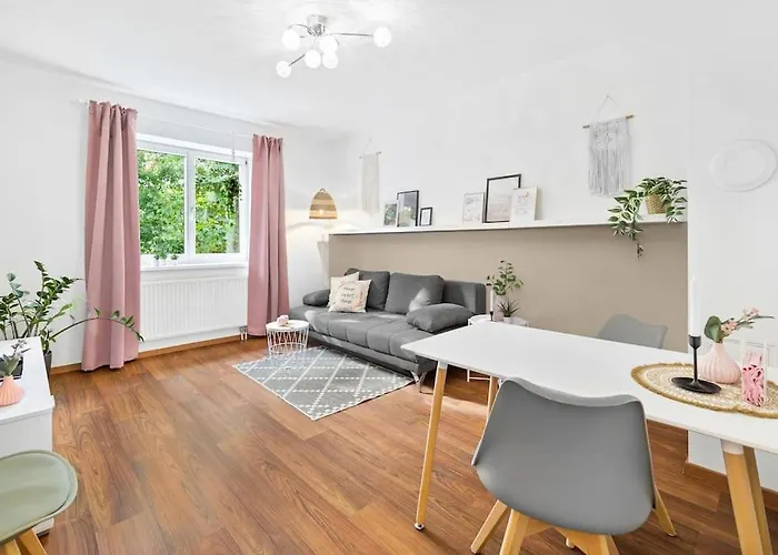 Ruhiges In Der Nähe Von Park Und Krankenhaus Mit Gratis Parkplatz *